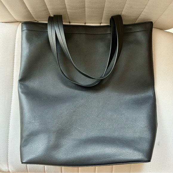 Vera Bradley Outlet Large North South Tote in Moonless Night - Picture 2 of 13